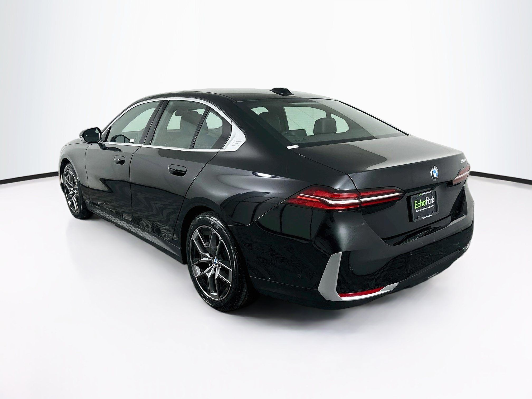 Used 2026 BMW 530i RWD image 5