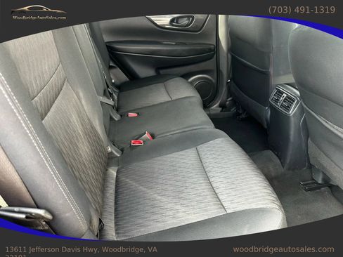 Used 2019 Nissan Rogue S image 24