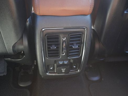 Used 2020 Jeep Grand Cherokee Summit image 25