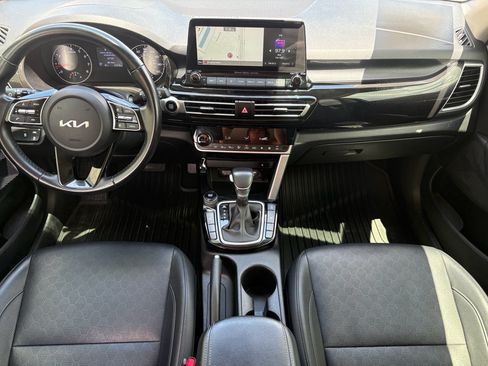 Used 2022 Kia Seltos EX AWD/4WD image 2