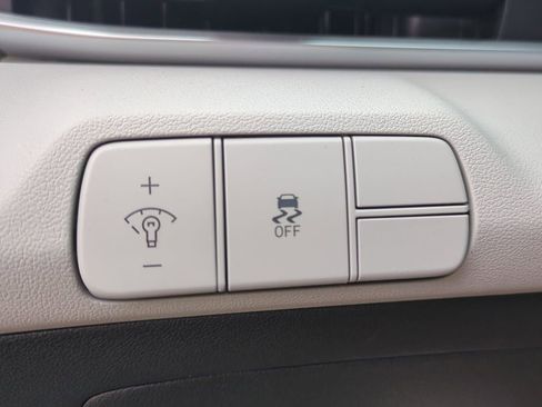 New 2026 Hyundai Elantra Limited image 28