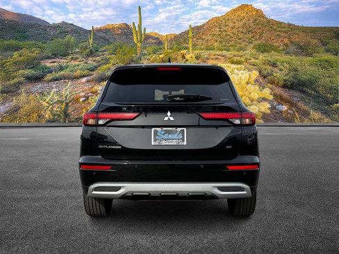 Used 2024 Mitsubishi Outlander SE image 6