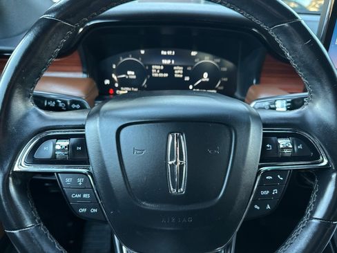 Used 2023 Lincoln Nautilus Reserve w/ Luxury Package image 23