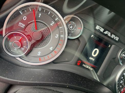 Used 2024 RAM 3500 Tradesman w/ Chrome Appearance Group AWD/4WD image 3