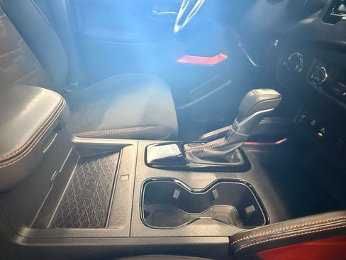 Used 2022 Nissan Frontier PRO-4X image 36