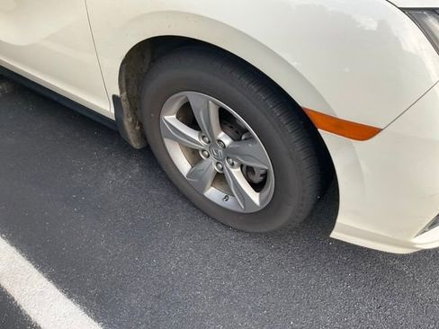 Used 2019 Honda Odyssey EX image 3