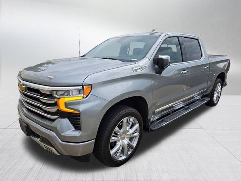 Used 2024 Chevrolet Silverado 1500 High Country w/ High Country Premium Package AWD/4WD image 1