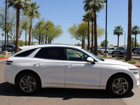 Used 2025 Genesis GV70 2.5T AWD/4WD image 8