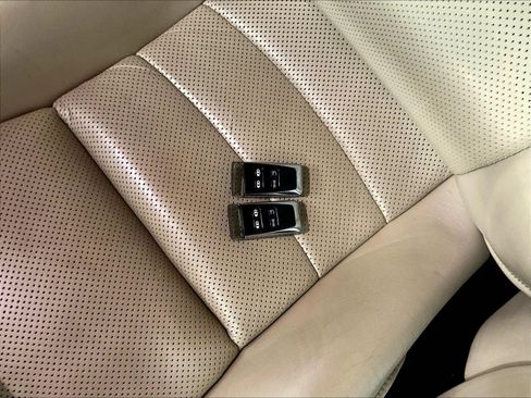 Used 2011 Aston Martin Rapide RWD image 29