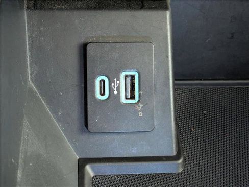 Used 2021 Ford F150 Lariat w/ Equipment Group 502A High image 16