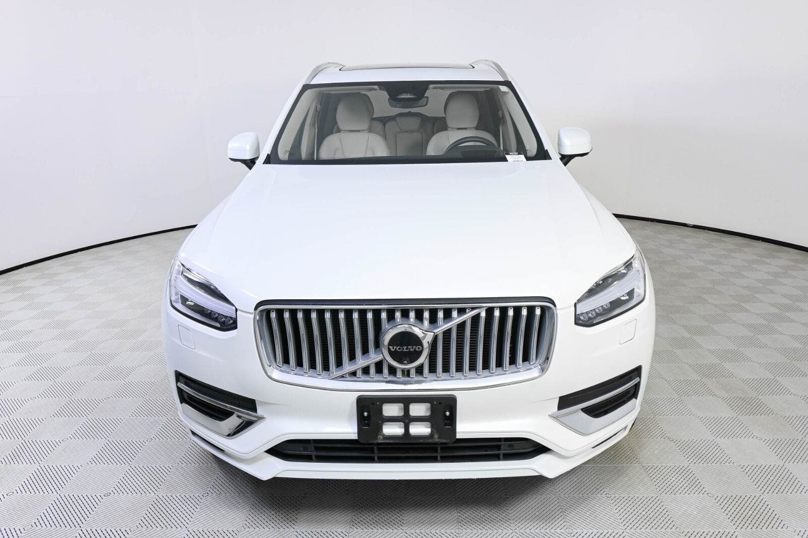 Certified 2025 Volvo XC90 T8 Ultra w/ Protection Package Premier AWD/4WD image 37