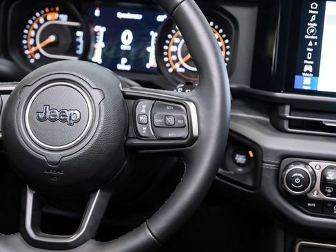 Used 2024 Jeep Wrangler Unlimited Rubicon w/ Technology Group image 58