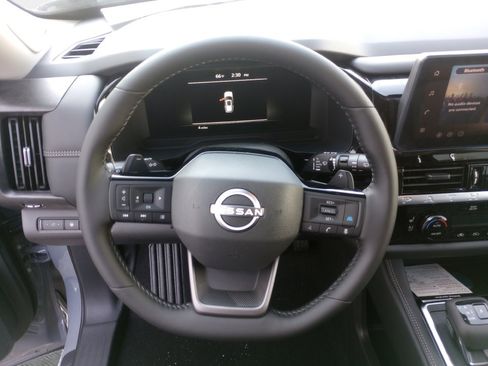 New 2026 Nissan Pathfinder Platinum image 10