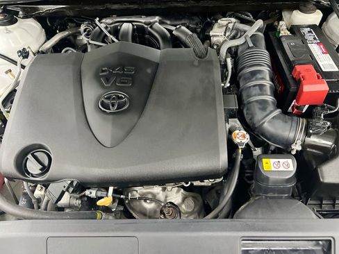 Used 2020 Toyota Avalon XLE w/ Carpet Mat Package image 24