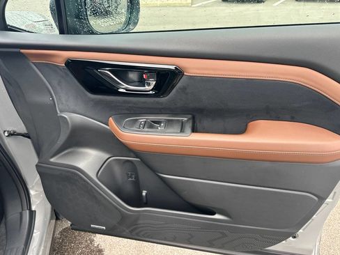 New 2026 Subaru Forester Touring AWD/4WD image 18