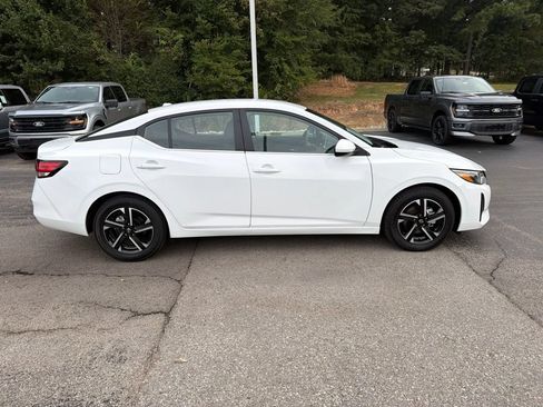 Used 2025 Nissan Sentra SV FWD image 2
