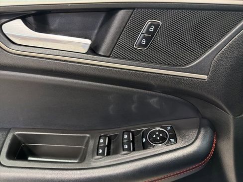 Used 2023 Ford Edge ST-Line image 18