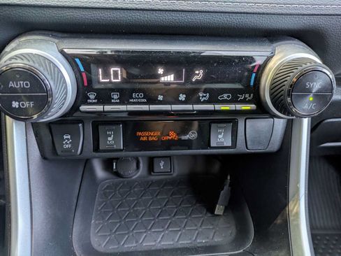 Used 2022 Toyota RAV4 XLE Premium AWD/4WD image 12