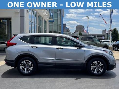Used 2017 Honda CR-V LX image 2