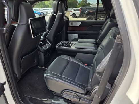 Used 2021 Lincoln Navigator L Reserve AWD/4WD image 9