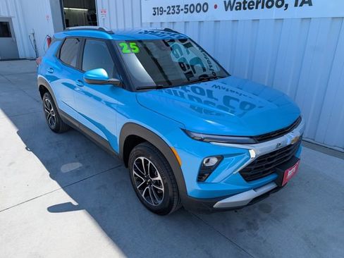 Used 2025 Chevrolet TrailBlazer LT AWD/4WD image 7