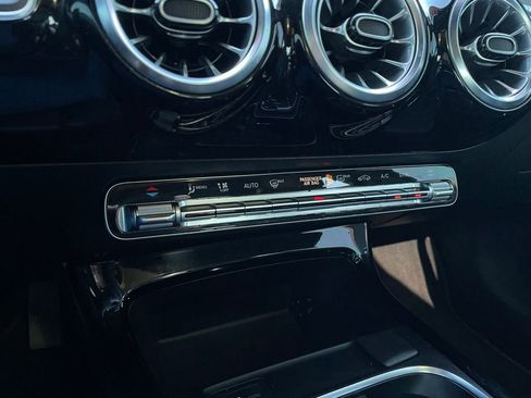 Used 2022 Mercedes-Benz A 220 4MATIC image 18