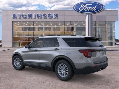 Used 2026 Ford Explorer Active AWD/4WD image 4