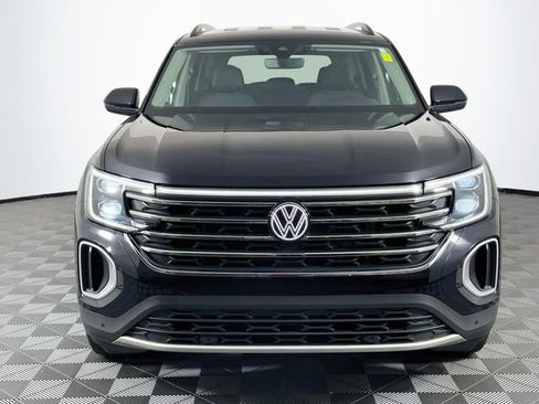 Used 2024 Volkswagen Atlas SE w/ Black Wheel Package AWD/4WD image 3