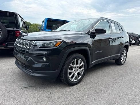 Used 2022 Jeep Compass Latitude AWD/4WD image 7