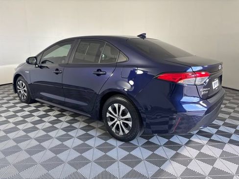 Used 2021 Toyota Corolla LE w/ Carpet Mat Package (TMS) FWD image 39
