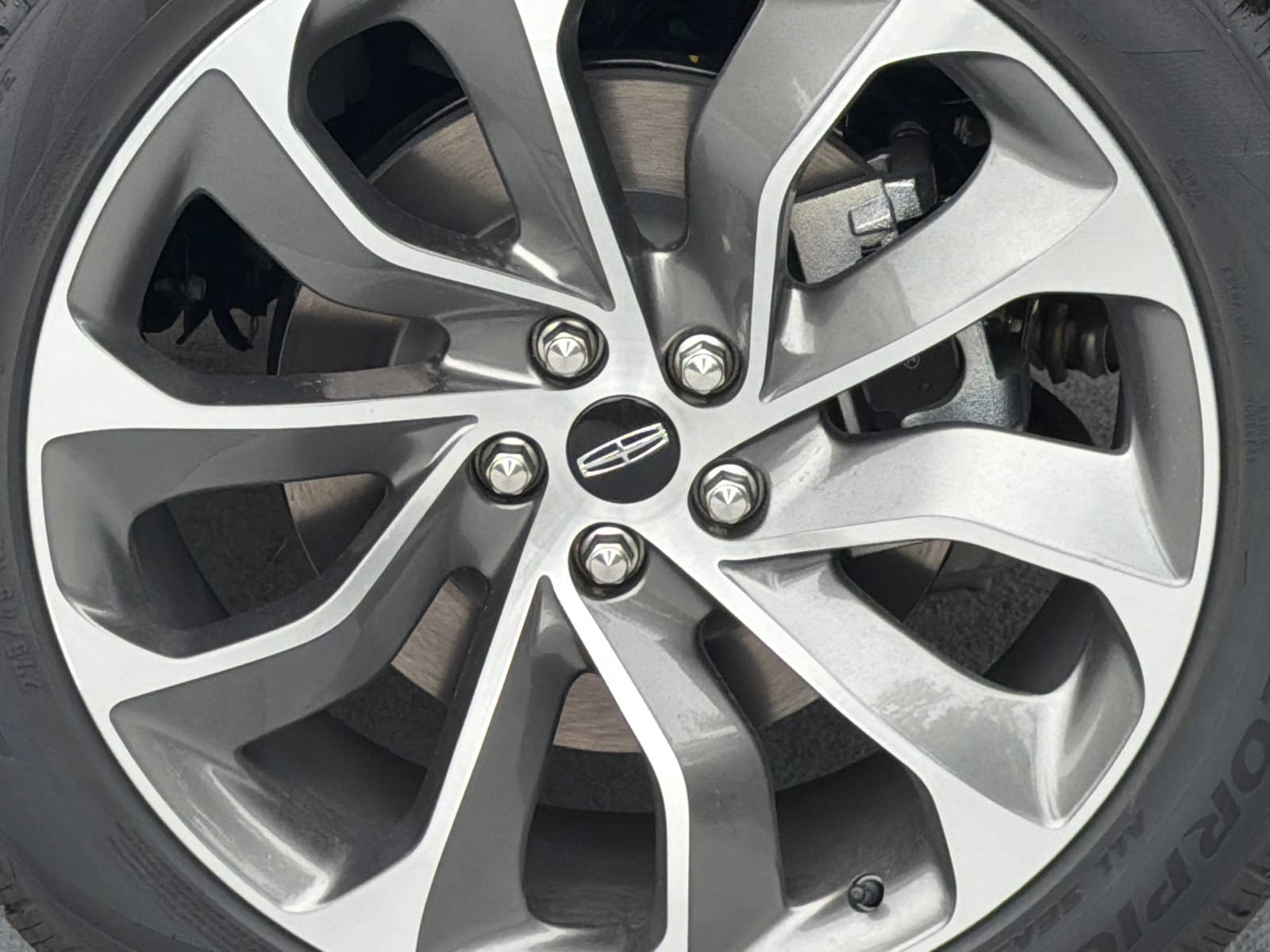New 2027 Lincoln Aviator AWD w/ Jet Appearance Package image 4