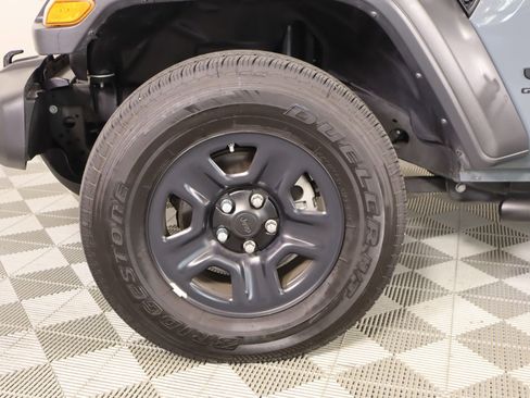 Used 2025 Jeep Gladiator Sport image 16