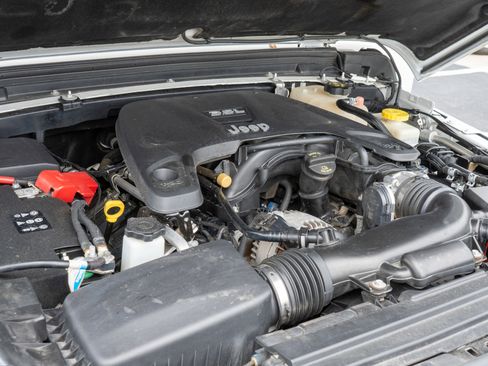 Used 2019 Jeep Wrangler Unlimited Rubicon w/ Dual Top Group image 20