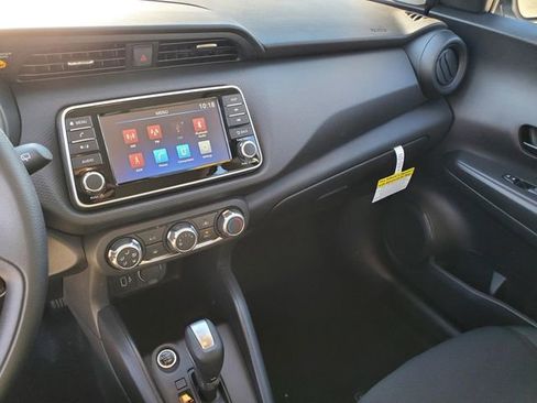 Certified 2025 Nissan Kicks Play S image 22