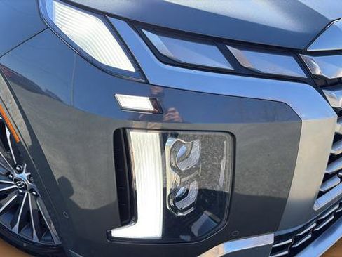 Used 2023 Hyundai Palisade Calligraphy w/ Cargo Package image 9