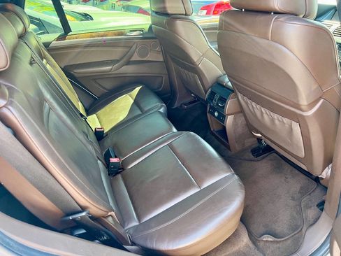 Used 2010 BMW X5 xDrive48i image 21