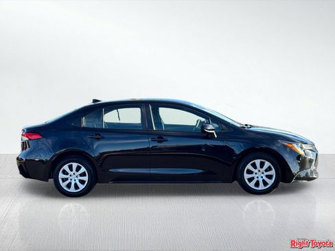 Certified 2025 Toyota Corolla LE FWD image 8