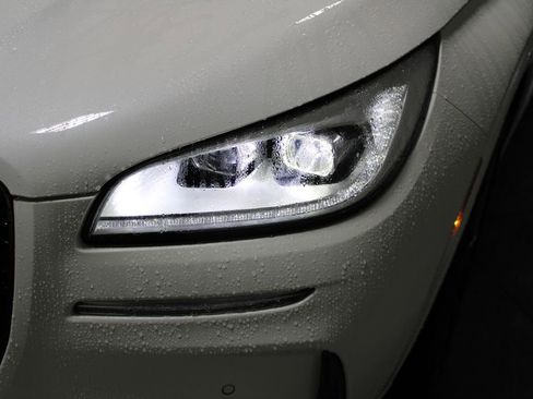 New 2026 Lincoln Corsair Reserve image 57