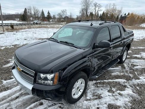 Used 2011 Chevrolet Avalanche LT w/ Suspension Package, Off-Road image 11