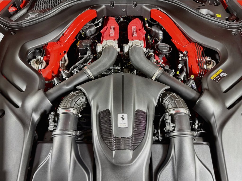 Certified 2025 Ferrari Roma Spider RWD image 5
