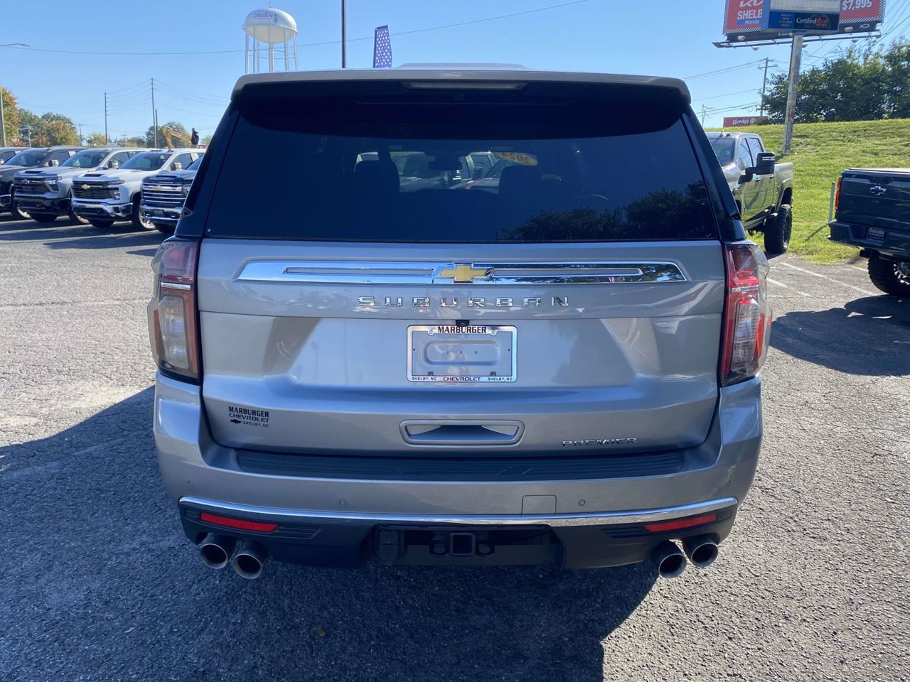 Used 2024 Chevrolet Suburban Premier RWD image 6