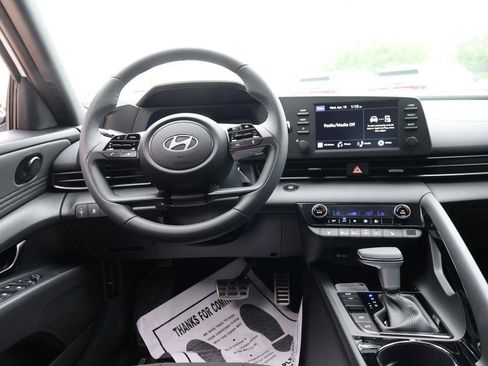 New 2026 Hyundai Elantra SEL Sport FWD image 21
