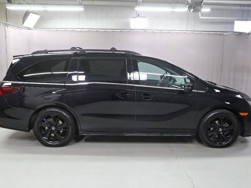 Certified 2023 Honda Odyssey Sport image 15