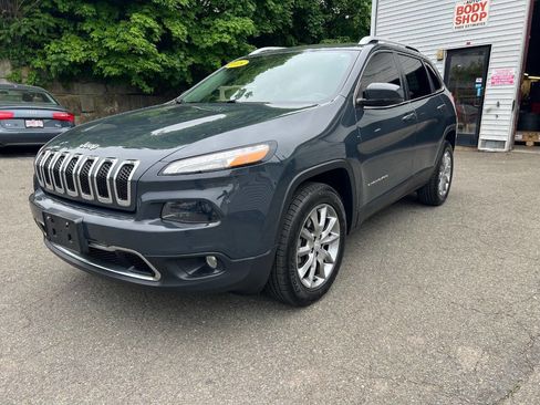 Used 2018 Jeep Cherokee Limited AWD/4WD image 18