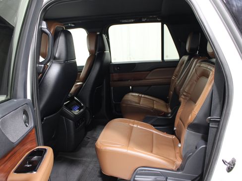 Used 2023 Lincoln Navigator L Reserve AWD/4WD image 20
