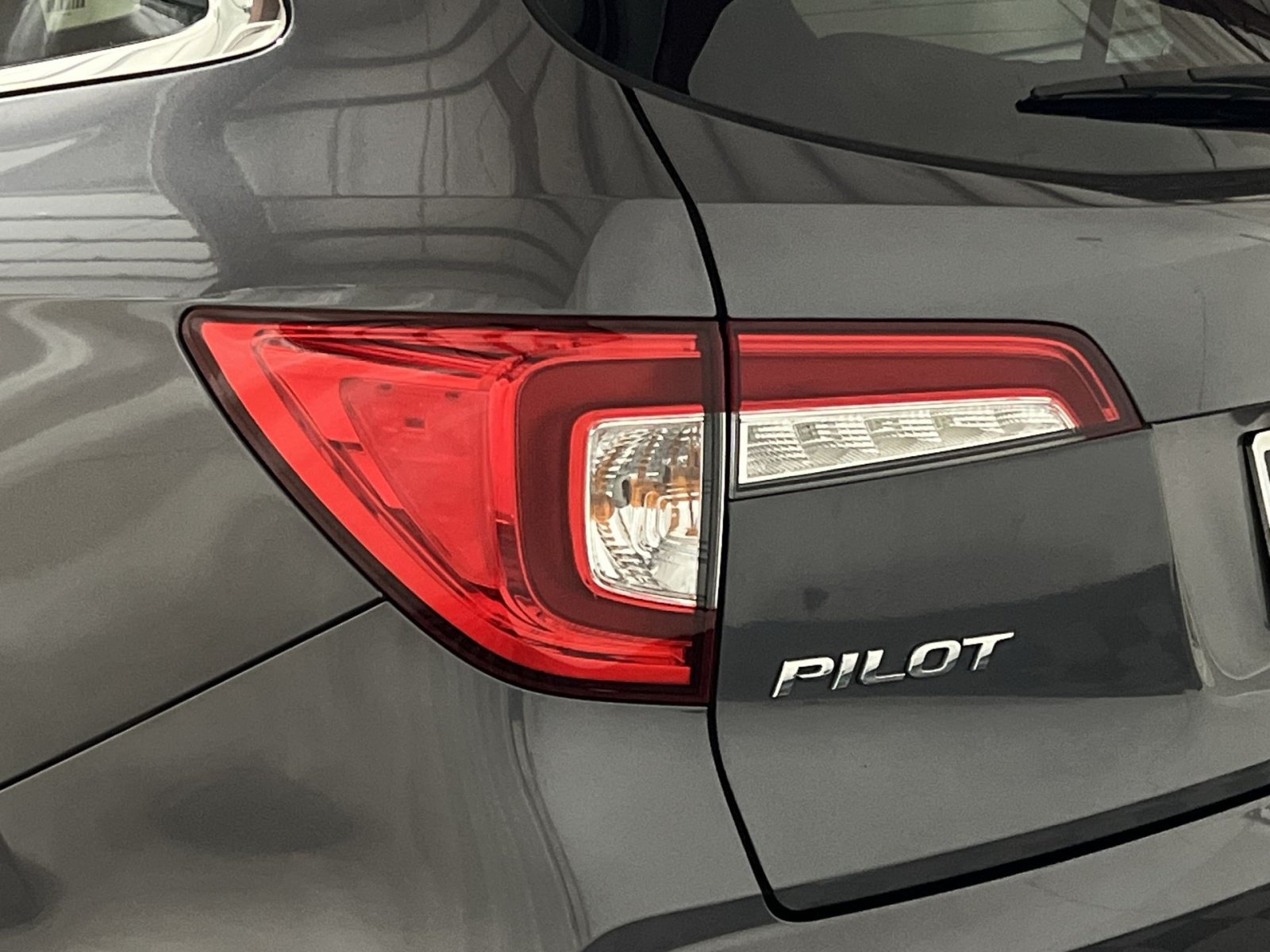 Used 2019 Honda Pilot Touring image 14