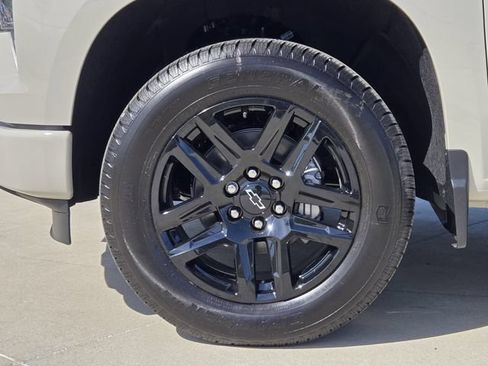 New 2026 Chevrolet Silverado 1500 Custom RWD image 8