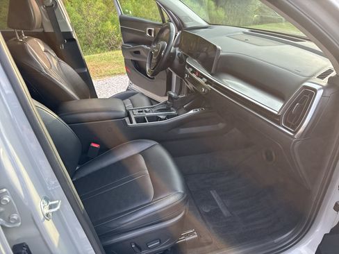 Used 2025 Kia Sorento EX FWD image 19