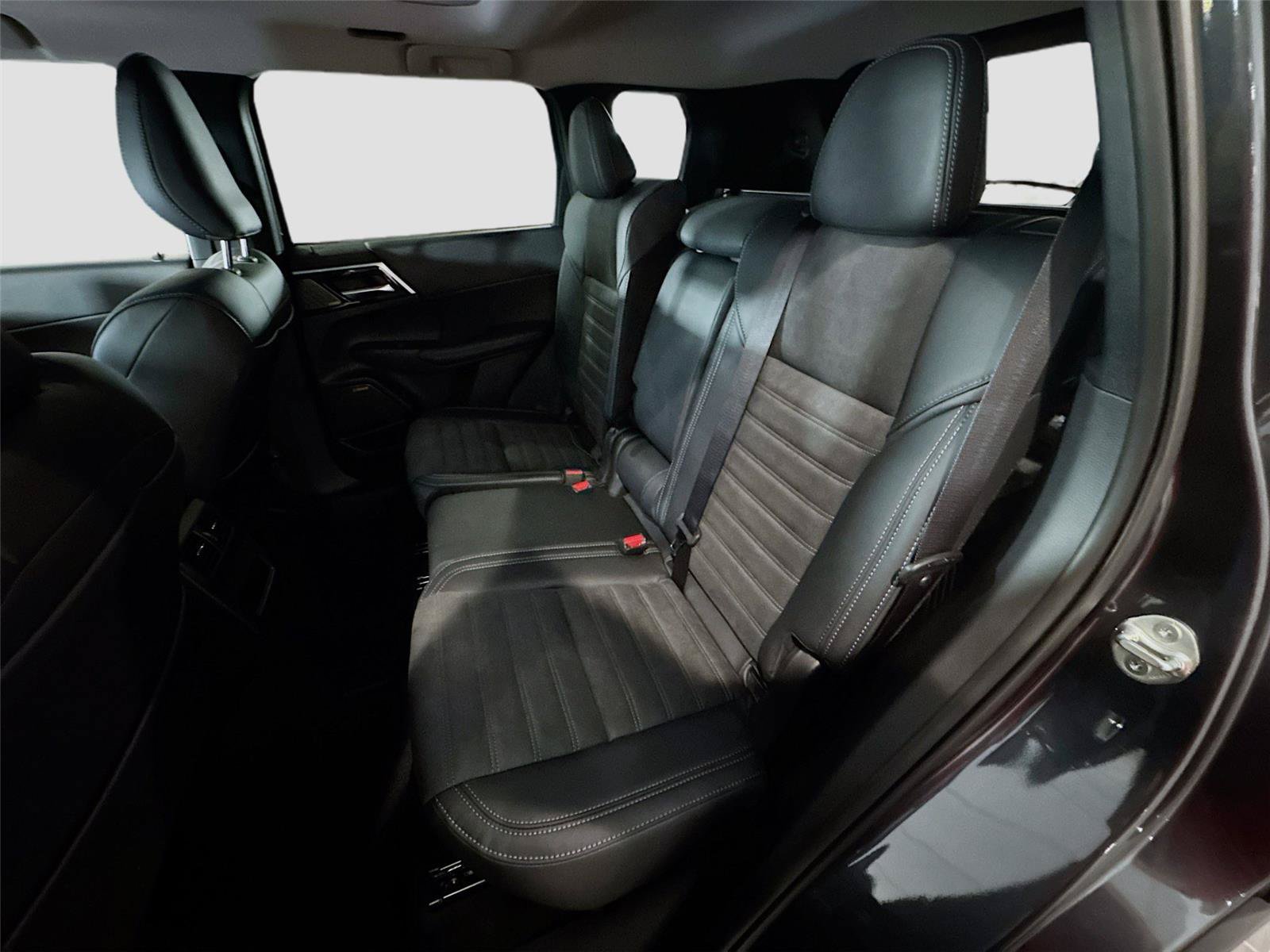New 2026 Mitsubishi Outlander SE FWD image 19