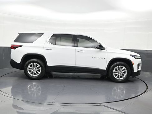 Used 2023 Chevrolet Traverse LS FWD image 7